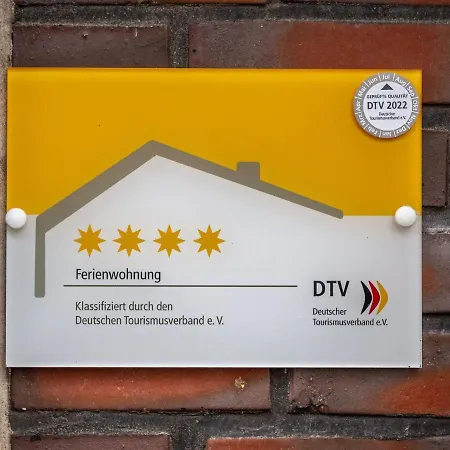 Haus-svenja-whg-sarnada-1og-rechts 아파트